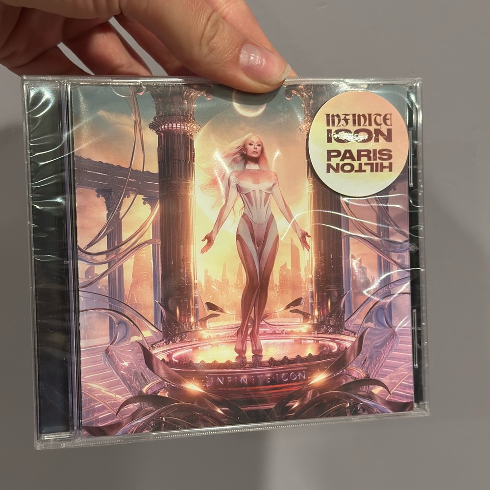 Paris Hilton infinite icon CD